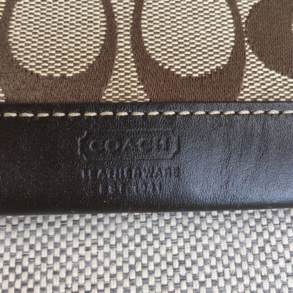 Coach ID Wallet - Picture 4 of 6